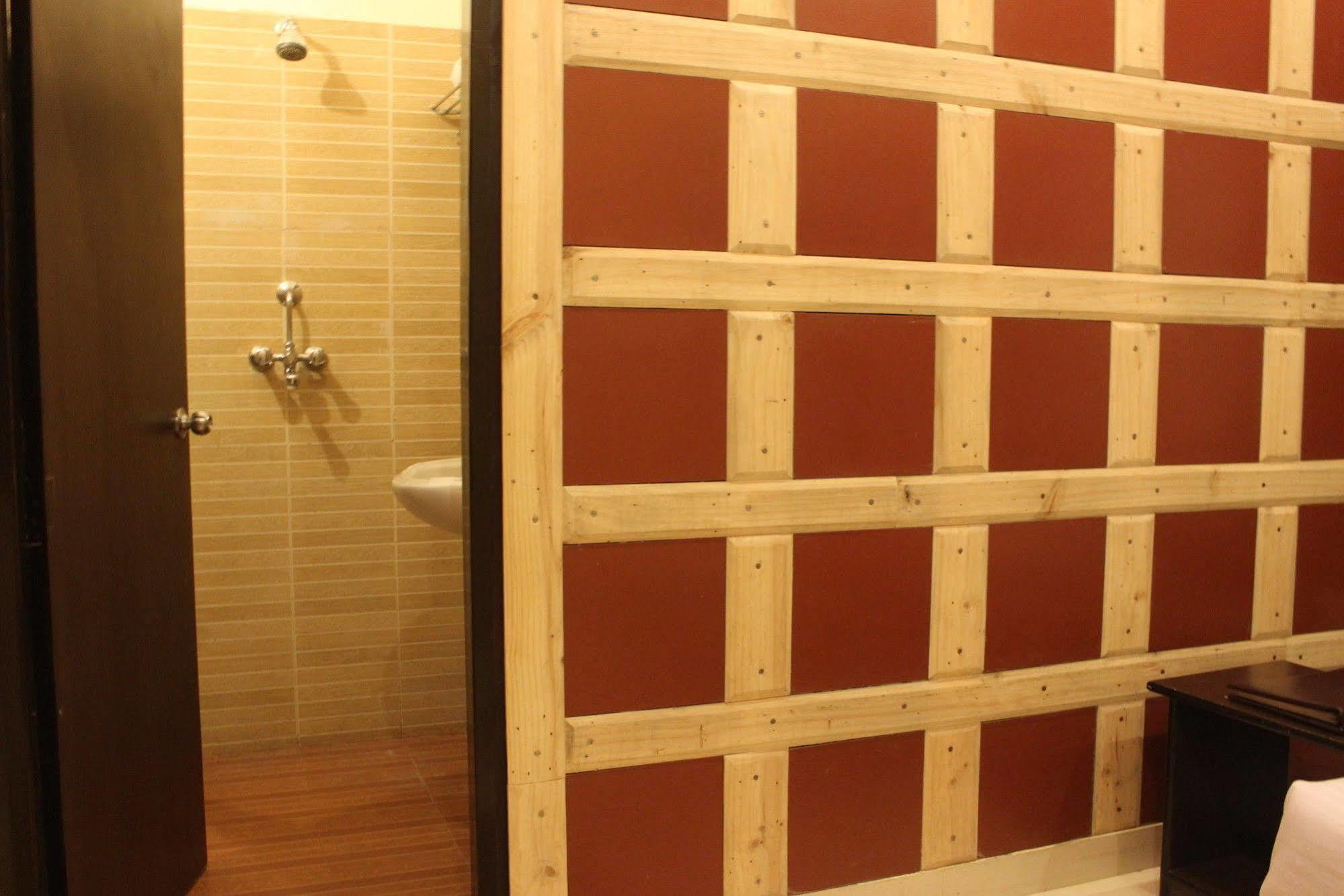 Varuna Hotel 3*