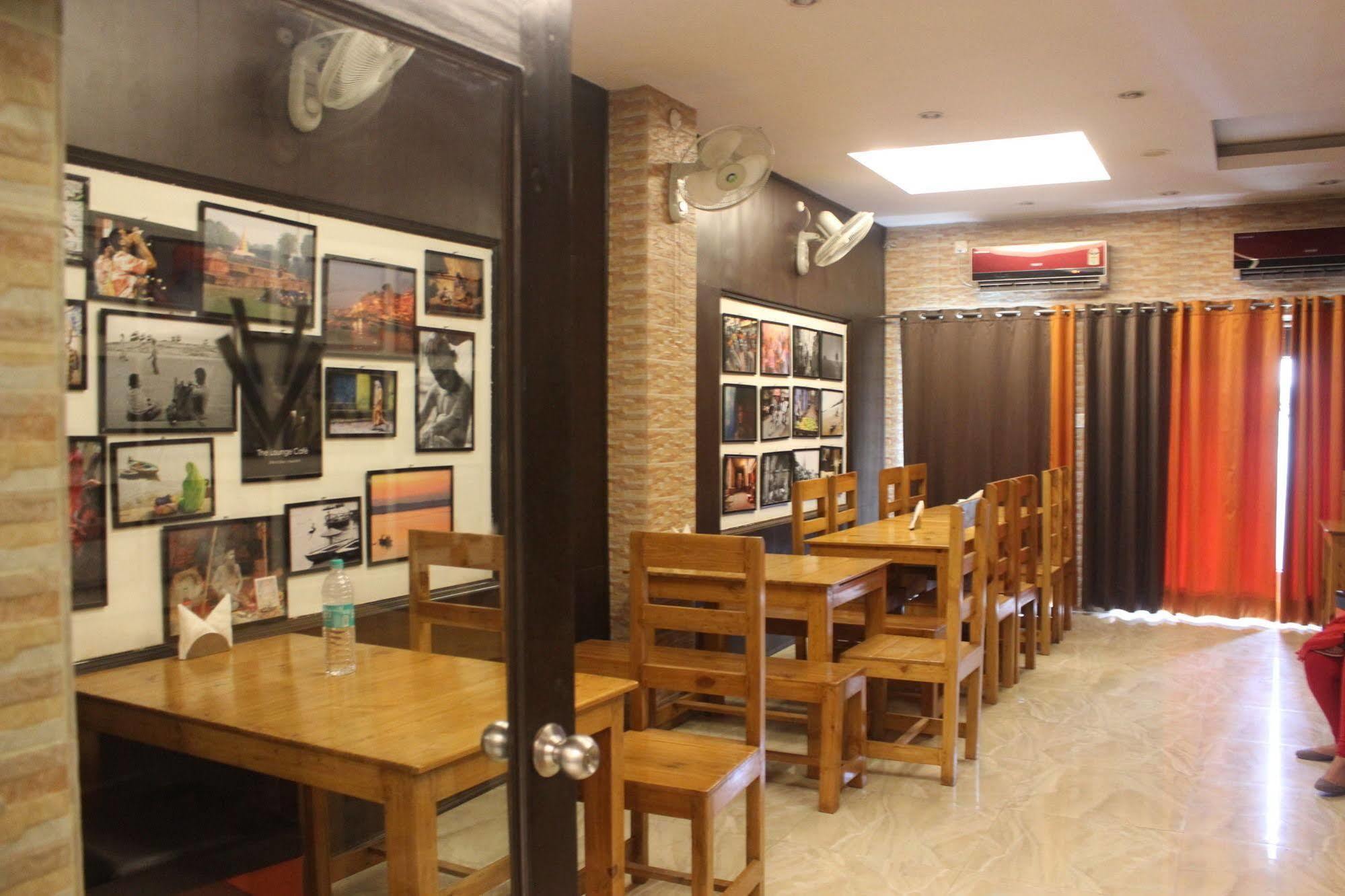 Varuna Hotel